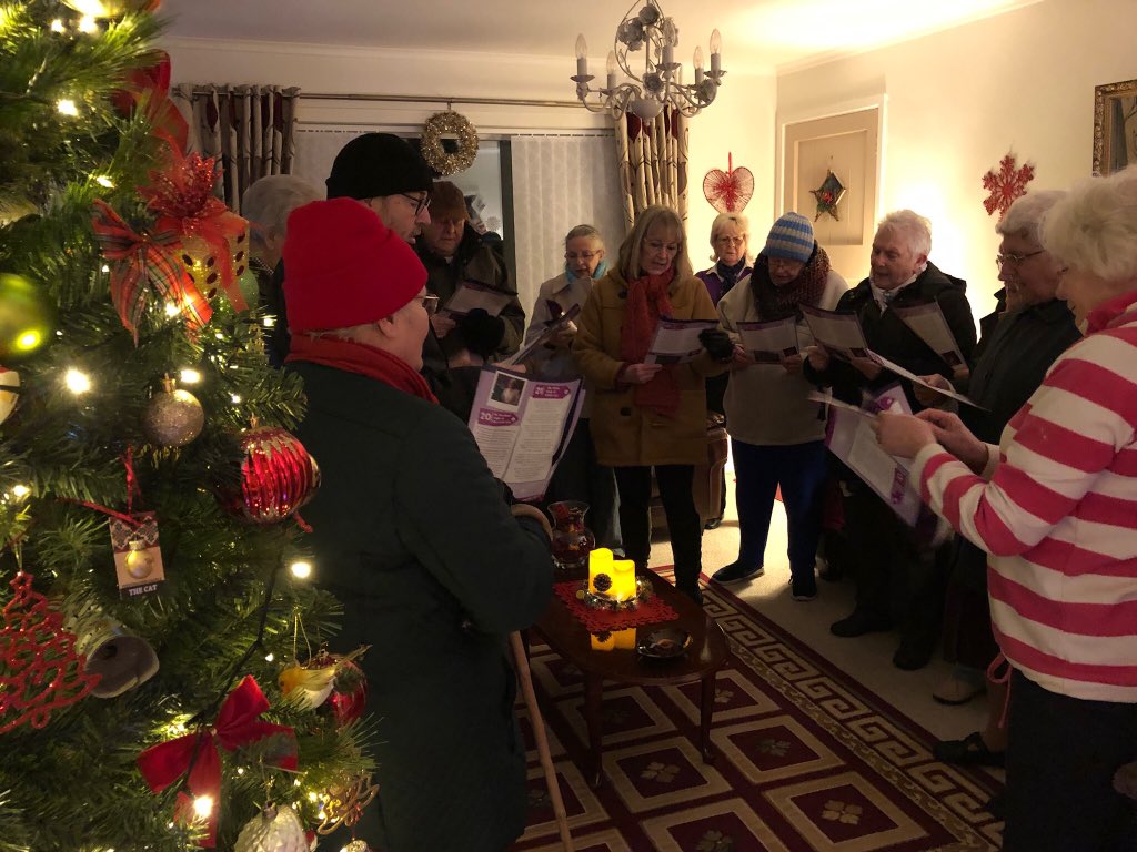 HuggensK's tweet photo. Huggens College Collegians carol singing @HuggensK @SeeOfRochester https://t.co/KiS8sMqyqS