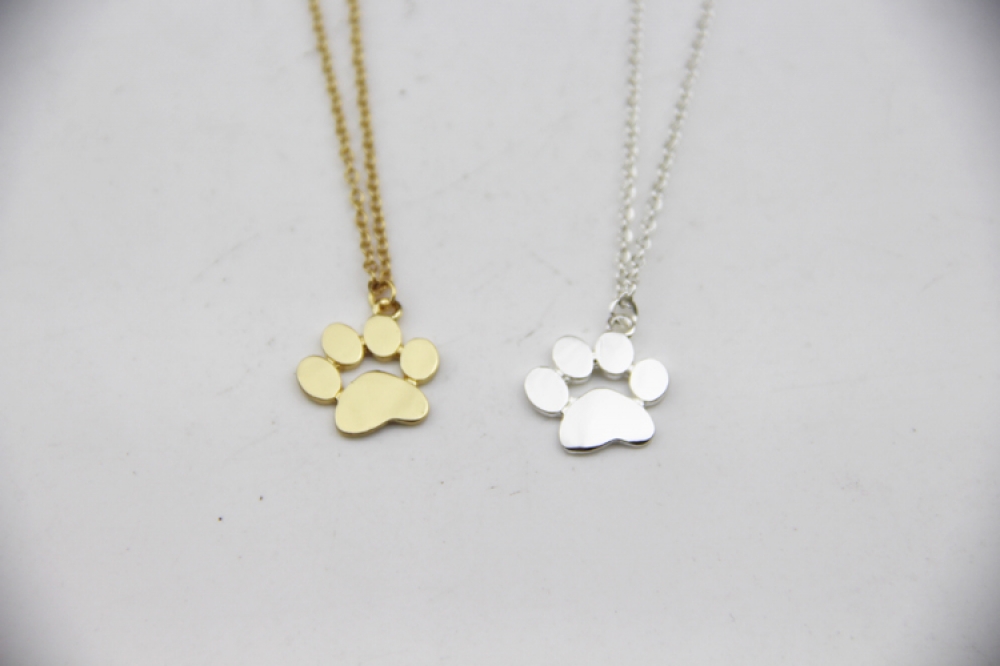 rabbitsandstyle's tweet photo. 🔥Lovely Paw Pendant Necklace!🔥

🌍 FREE worldwide shipping! 
💫 Retweet if you like!  

Order here: https://t.co/C80ehPm4i2 

#rabbitlife #rabbitlover #rabbitfood https://t.co/Qz3JsOrOge