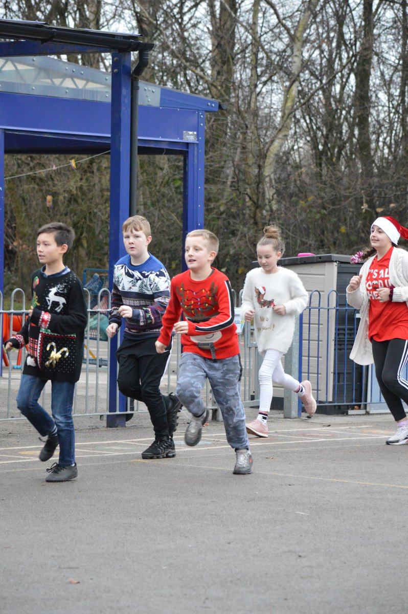 sthelensCEPS's tweet image. A fun afternoon was had by all, raising money for our School Council Library project. More photos on the school website #festivefunrun #InHisFootstepsLetUsShine