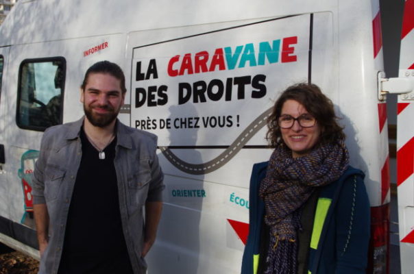 placegrenet's tweet image. Grenoble teste une caravane des droits pour faciliter l'accès à tous - placegrenet.fr/?p=273080