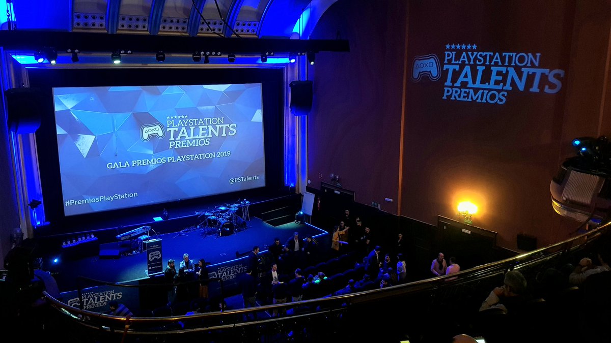 udit_es's tweet photo. Estamos en la Gala de los @PSTalents acompañando a nuestr@s alumn@s de @MirrorAgeStudio 

#Imvisible #PremiosPlayStation https://t.co/2s8dOtmRhx