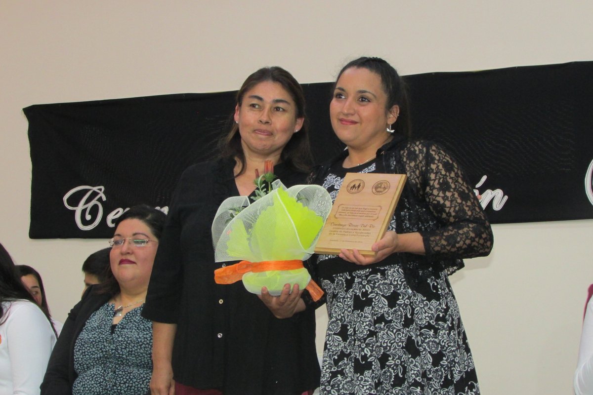 futa_escuela's tweet photo. Este martes 17 de diciembre se efectuó la ceremonia de transición de nuestro Octavo Año Básico. La actividad se realizó en el Auditorio Escolar y contó con la asistencia de autoridades, funcionarios y público en general. 
¡Felicitaciones! @Mineduc https://t.co/yNcF40yg7N