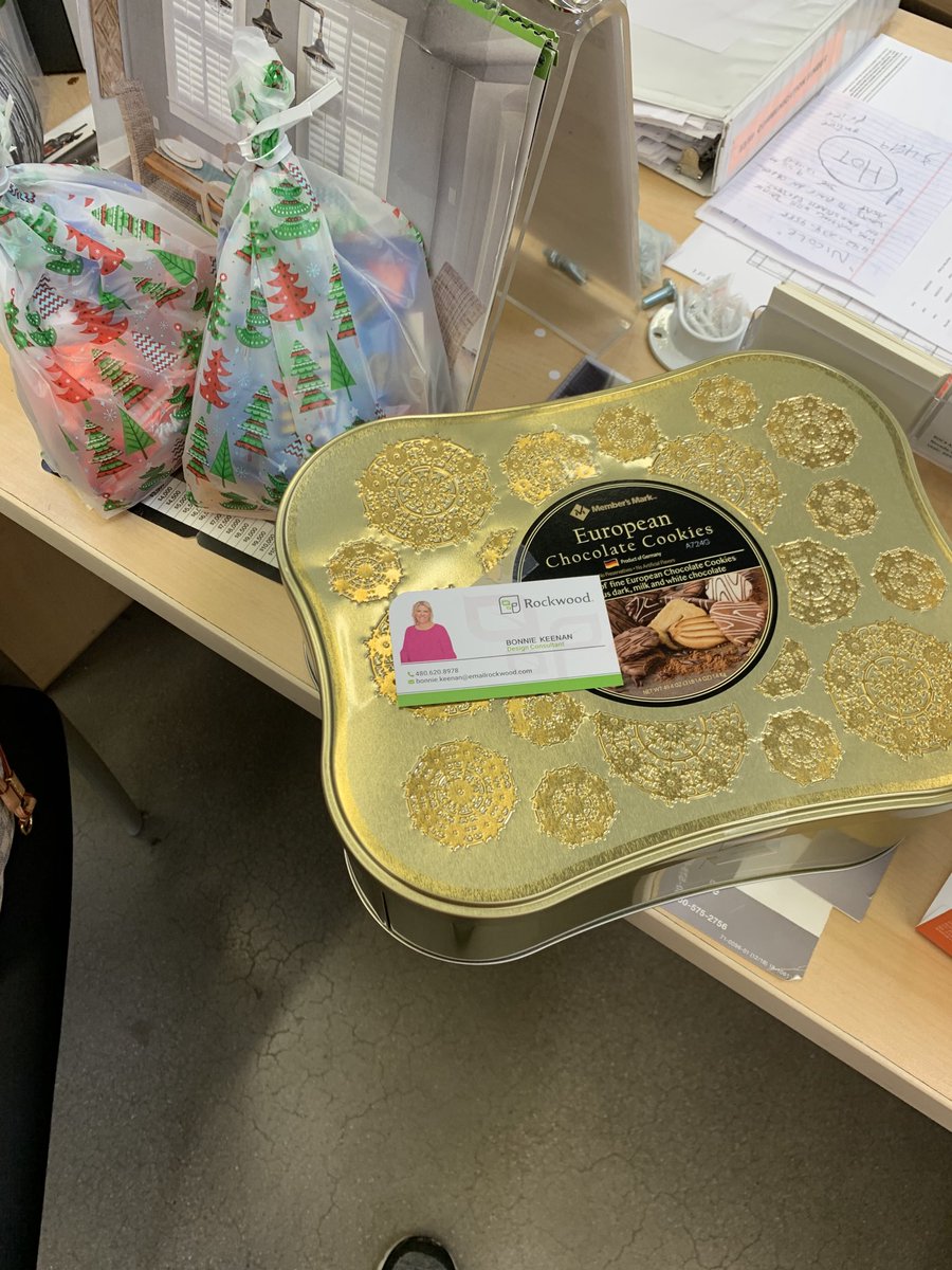 Bonbon416's tweet photo. Dropping in to HD #0456 to say Hi and drop off Christmas goodies. ⁦@RockwoodShutter⁩ @sasm0469 https://t.co/BsjcblFRdp