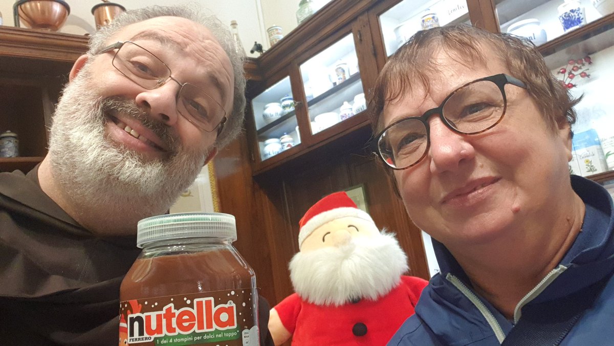 Babbo Natale 4 Nutella.Frate Ezio Battaglia On Twitter Babbo Natale Amici E Nutella Una Buonanotte Alternativa Amici Cari Dio Vi Benedica