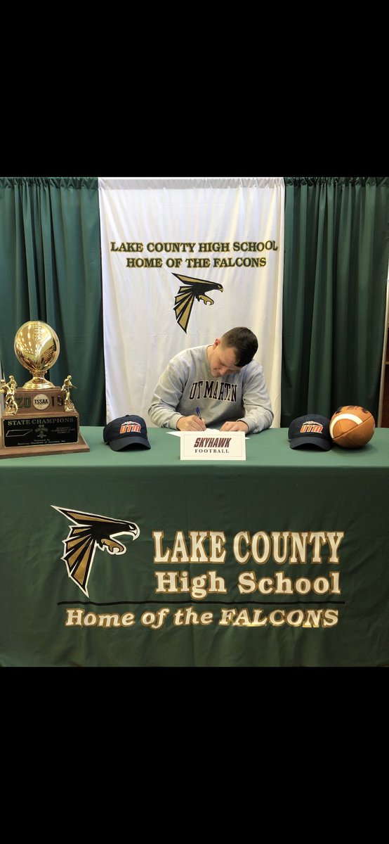 Committed!! Thank you to everyone that has helped me along the way! #goskyhawks @UTM_FOOTBALL