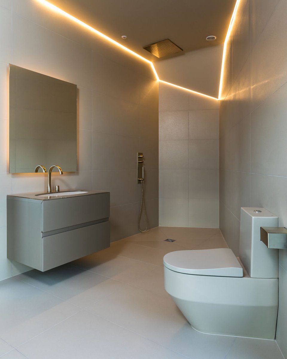 Received more images from our friend Harry Cooper, thanks again Harry! All enquries to sophie@guyphoenix.com 

#GuyPhoenix #GuyPhoenixHomes #Luxury #TrueLuxury #Hermitage #Edwalton