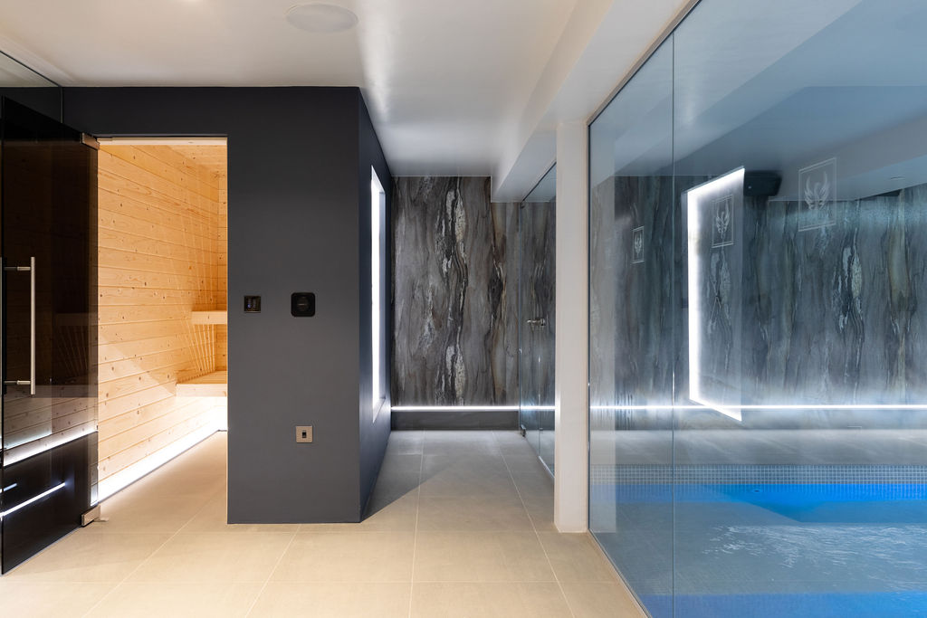 Received more images from our friend Harry Cooper, thanks again Harry! All enquries to sophie@guyphoenix.com 

#GuyPhoenix #GuyPhoenixHomes #Luxury #TrueLuxury #Hermitage #Edwalton