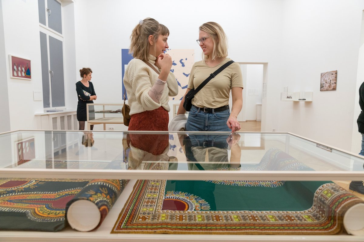 Unsere Öffnungszeiten an den Feiertagen:
🌟Heiligabend: geschlossen
🌟1. und 2. Weihnachtsfeiertag: 11-18 Uhr
🌟Silvester: geschlossen
🌟Neujahr: 11-18 Uhr
Besucht uns in #Weltenbewegend und #Plakatiert!

Foto: Wolfgang Günzel 2019