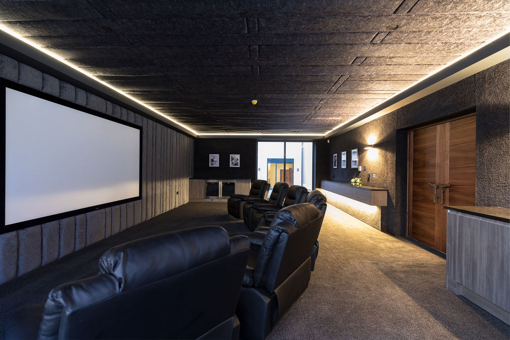 Guy Phoenix tweet media