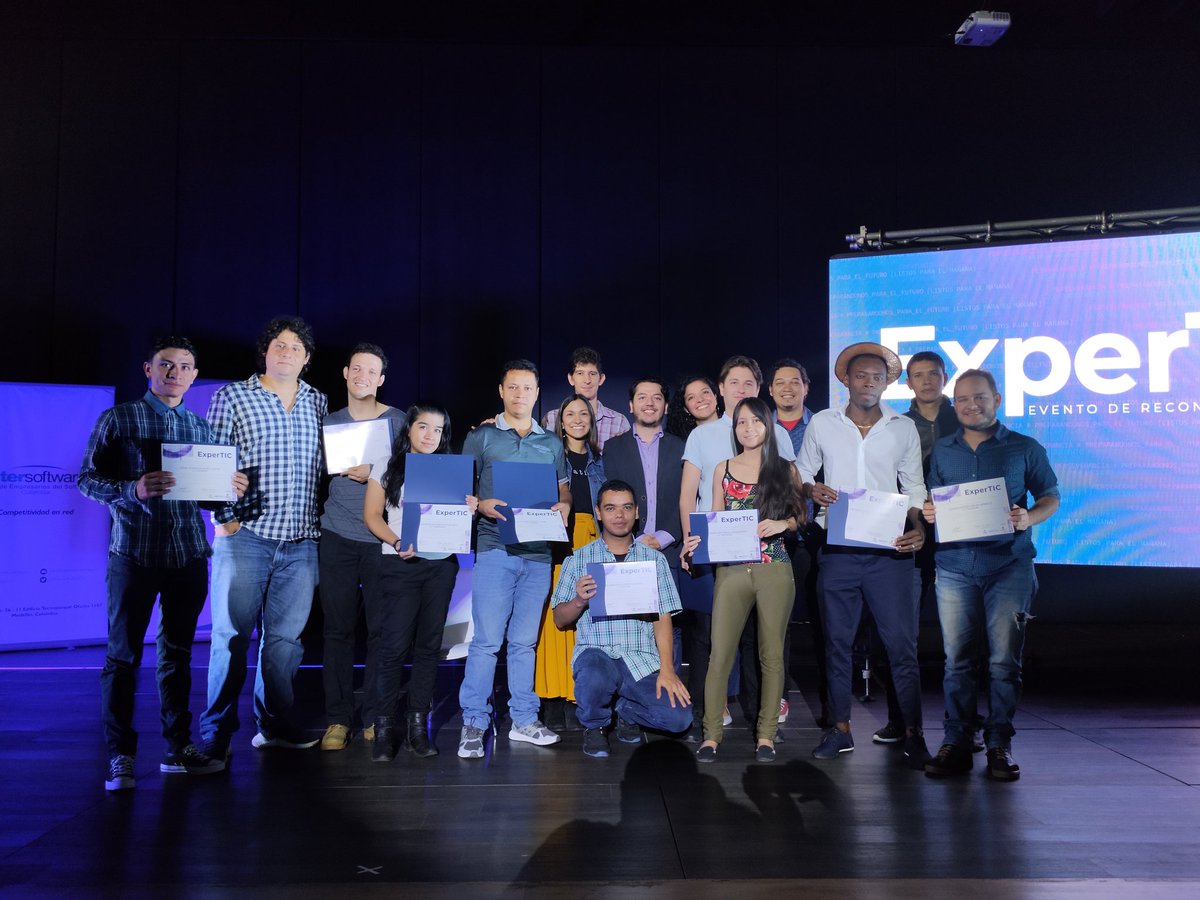 MariaDPemberthy's tweet photo. Propiciar espacios formativos para potencializar talentos y conectarlos con las empresas, es la apuesta que tiene la @AlcaldiaMed junto con la corporación @InterSoftwareCo con el programa #expertic. Querer y creer en la transformación de ciudad #digitalschoolco https://t.co/TDvR1kYevB