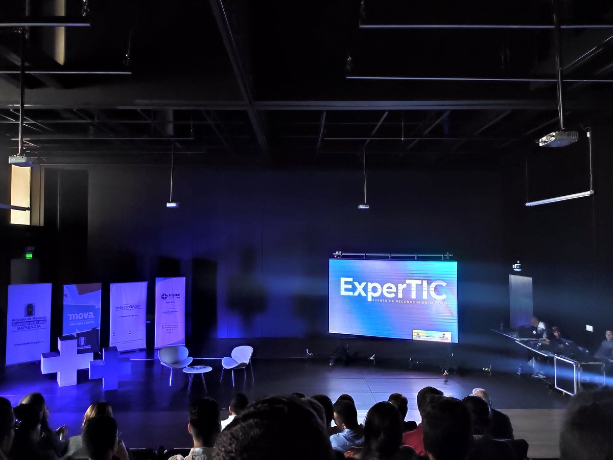 MariaDPemberthy's tweet photo. Propiciar espacios formativos para potencializar talentos y conectarlos con las empresas, es la apuesta que tiene la @AlcaldiaMed junto con la corporación @InterSoftwareCo con el programa #expertic. Querer y creer en la transformación de ciudad #digitalschoolco https://t.co/TDvR1kYevB