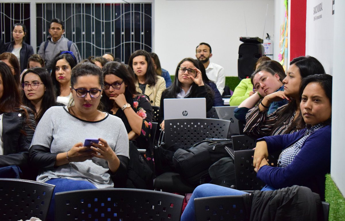 investinbogota's tweet photo. #SoyProgramadora | Las 150 becas otorgadas por el @BancoMundialLAC en alianza con @bictia, @investinbogota y @camaracomerbog, buscan empoderar a la mujer en el campo de la tecnología y abrir nuevas oportunidades laborales en un sector con una alta demanda de talento capacitado. https://t.co/0ohWpnbcFP