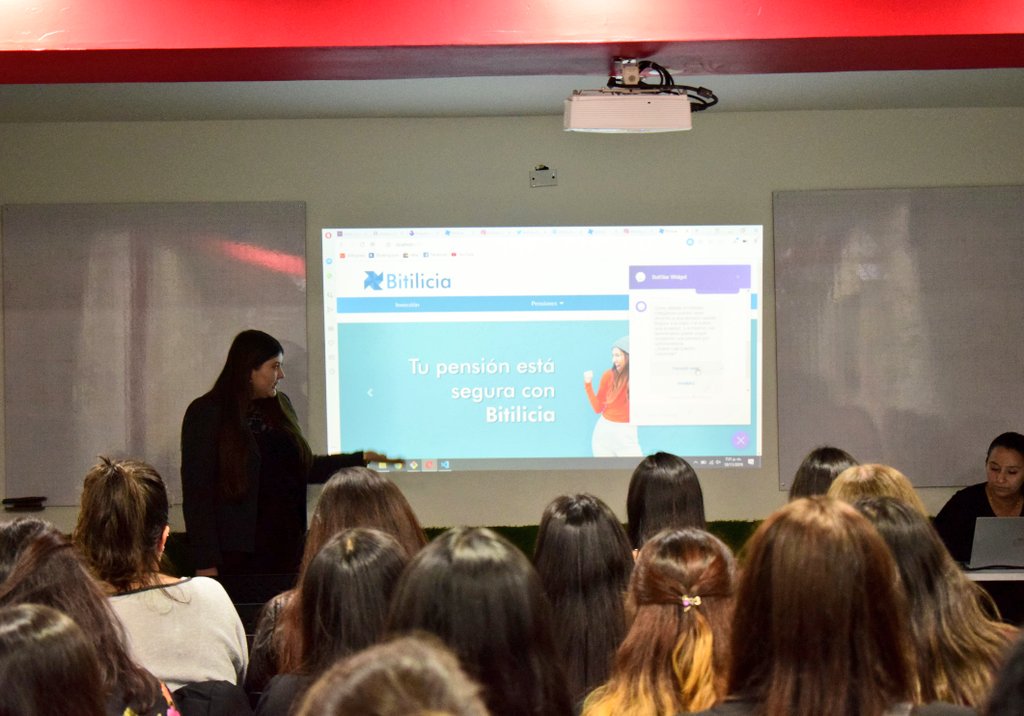 investinbogota's tweet photo. #SoyProgramadora | Las 150 becas otorgadas por el @BancoMundialLAC en alianza con @bictia, @investinbogota y @camaracomerbog, buscan empoderar a la mujer en el campo de la tecnología y abrir nuevas oportunidades laborales en un sector con una alta demanda de talento capacitado. https://t.co/0ohWpnbcFP