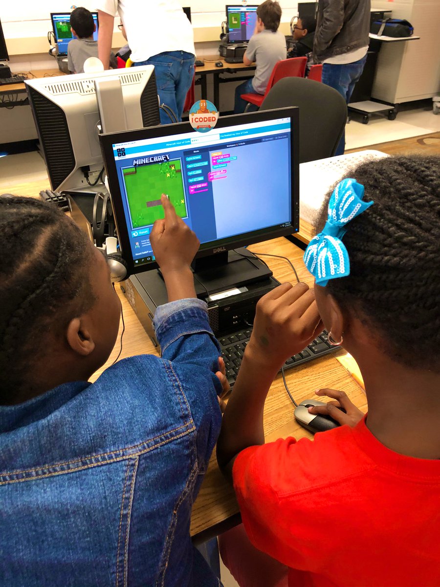 PG_CarrITRT's tweet photo. Future programmers hard at work during Tech Field Day! Students here are using their Passport to dig deeper into their learning! #pgtechday https://t.co/ATArFiQg4X
