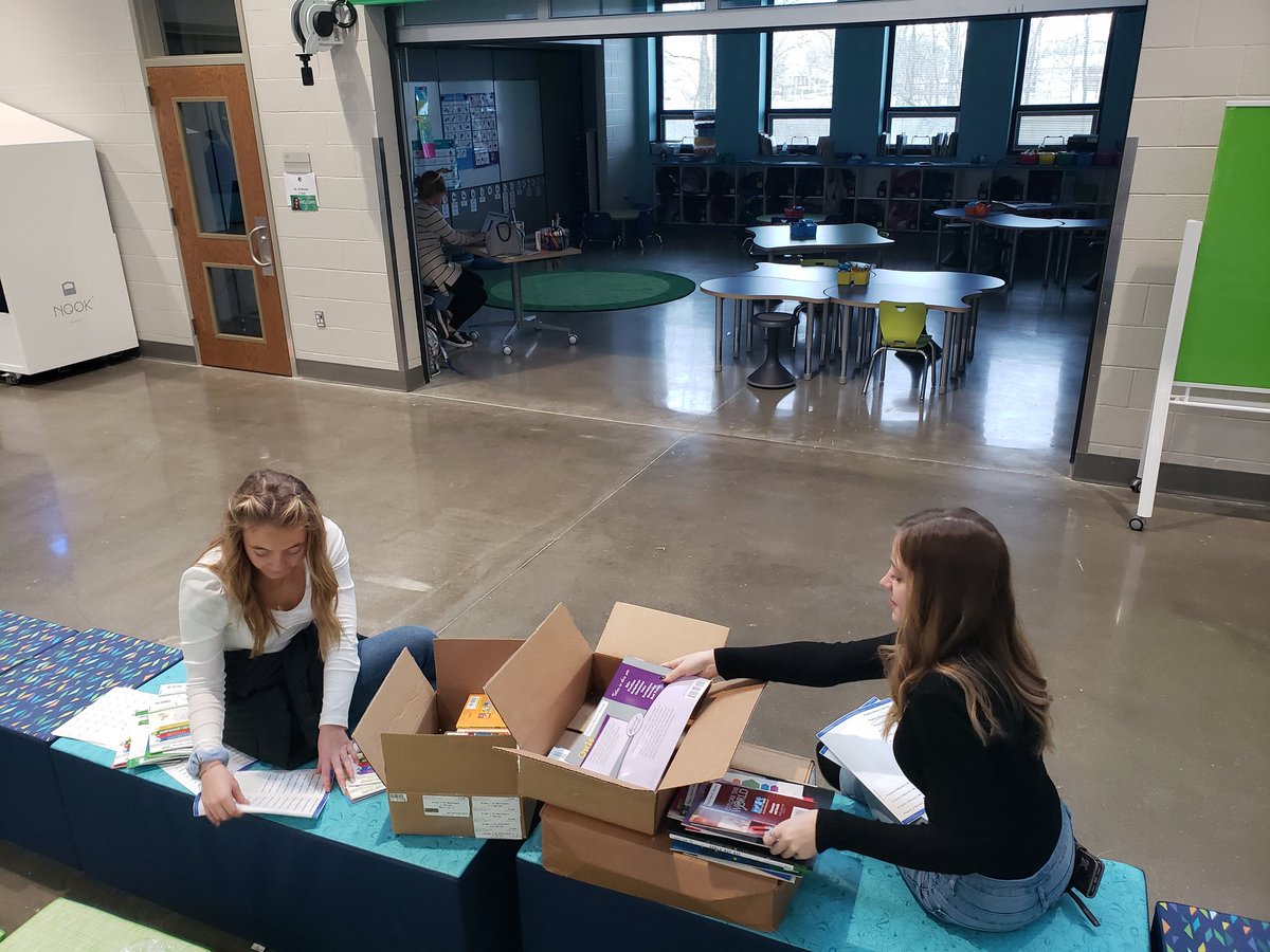 DossHSExecPrin's tweet photo. @MLCTitanNation students assisting teacher at @MCM_Principal to prep for teaching by labeling books for instruction. Our Titans LOVE assisting the Marnel C. Moorman School is pursuing their mission!
#ResponsibleCollaborators
#IL3 https://t.co/0MLAOyAy48