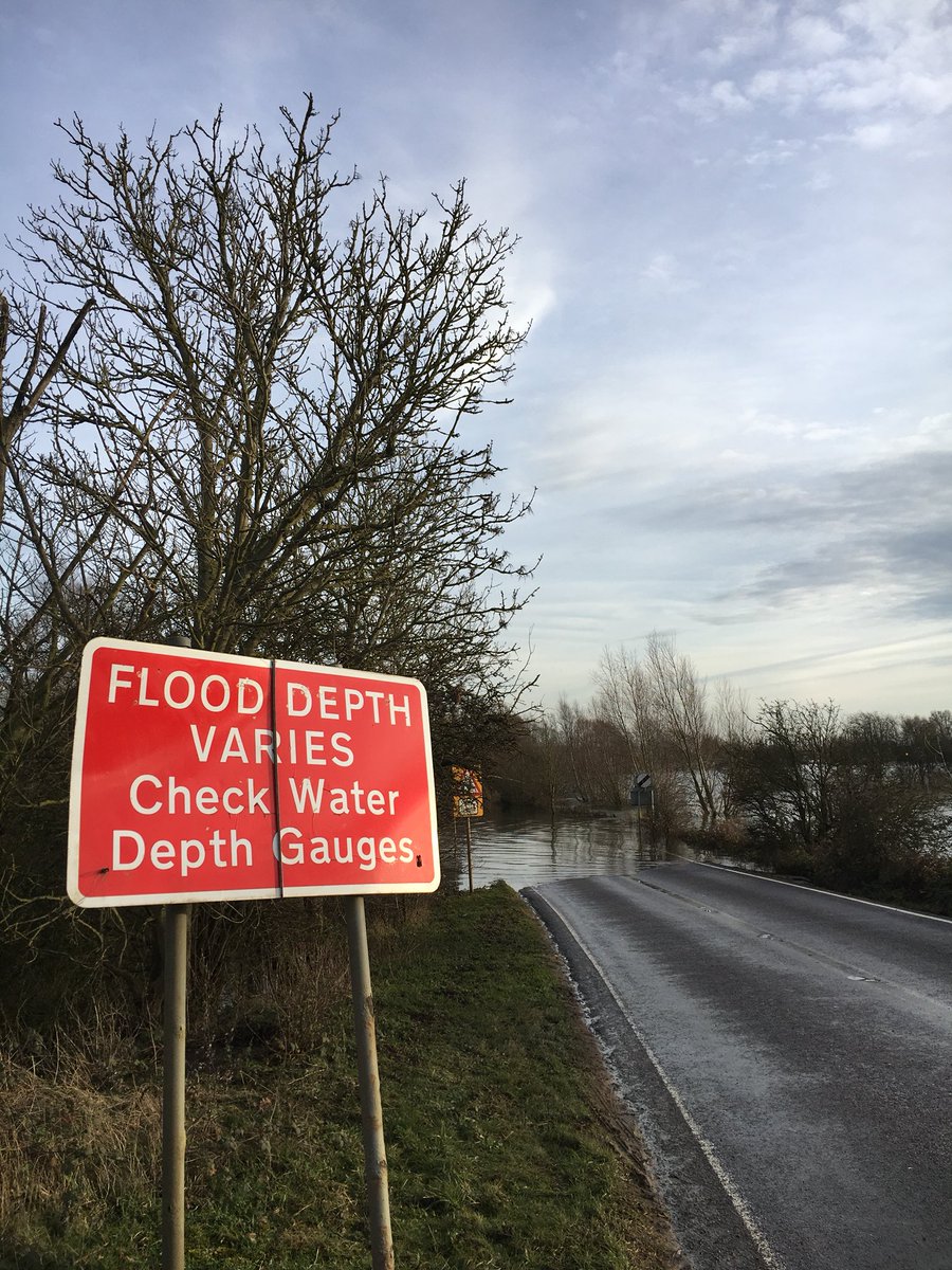 cfrs_wisbech's tweet photo. The A1101 at Welney remains closed due to floodwater. Please use an alternative route. 🚗💨. https://t.co/u8ZArk9vyw