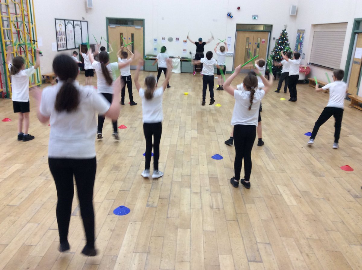 Lakeside_school's tweet photo. Rocks Fitness rocking a fantastic Generation Pound session this afternoon with our awesome Year 6 children! #fun #fitness #generationpound #littlerockstars https://t.co/nzqj0zZoxn