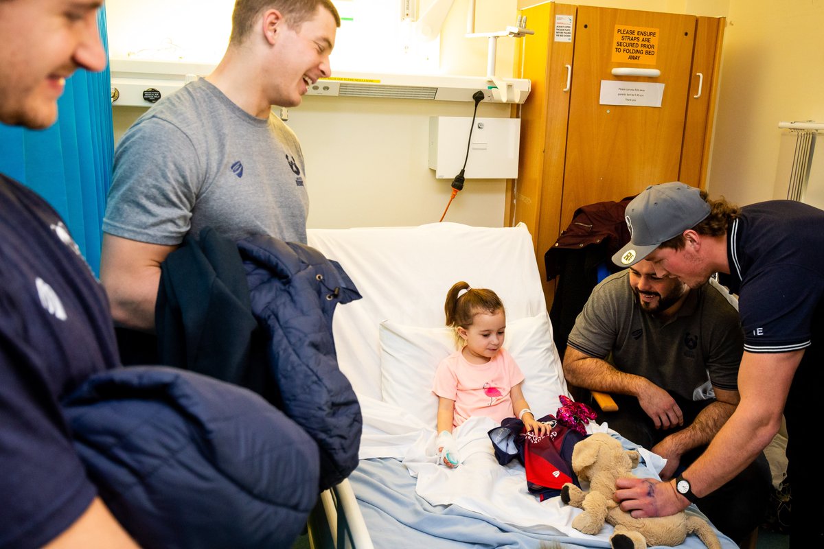 BristolBears's tweet photo. 📸| Players and staff made their annual Christmas visit to @UHBristolNHS Bristol Royal Hospital for Children to meet patients, their parents and staff. 🎁 

Thank you for having us and for the fantastic work you do. 👊 https://t.co/Iyd8Lq32Ek