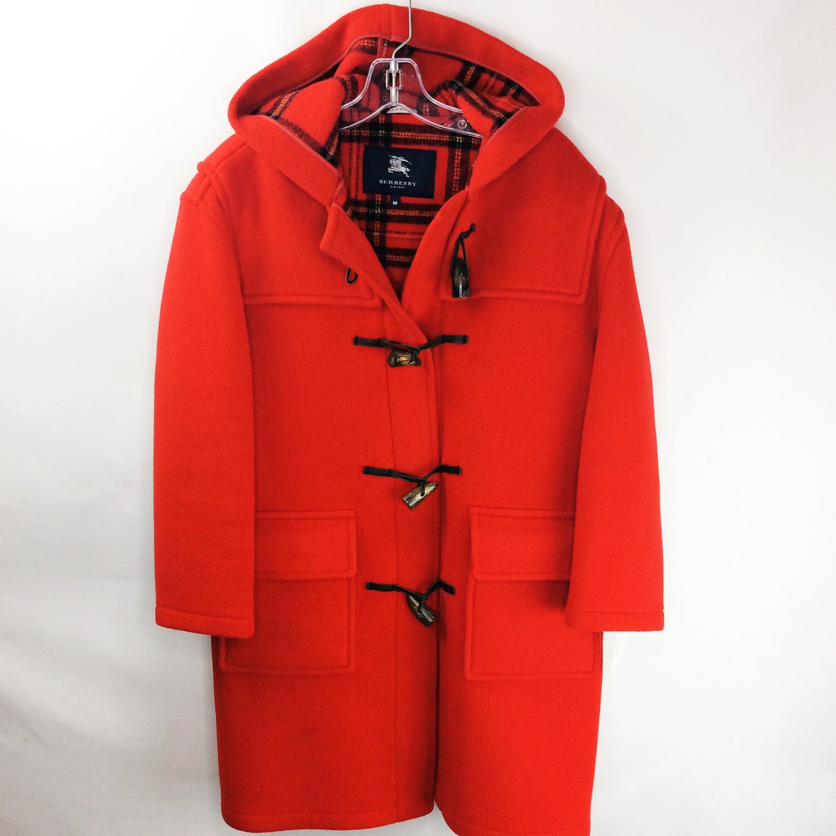 CEconsignment's tweet photo. #Burberry #coat #duffle | Size m/l | $425!! DM or Call to own (781)449-2500. #Authentic #Entrupy #Love #ShopLocal #DesignerDeals #Luxury # OOTD #WhatToWear #InstaFashion #InstaStyle #LuxuryForLess #PhotoOfTheDay #ShopSmall #CuratedConsignment https://t.co/bRCE3IfMdt