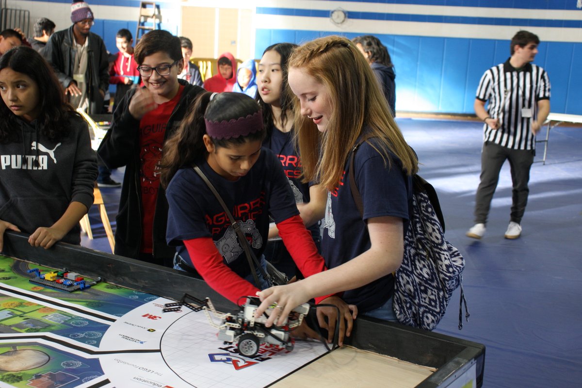 TechnoFalcons's tweet photo. We had a lot of fun this past weekend hosting the FLL Qualifying Tournament. Its great seeing all the young kids get excited over robotics!!! @ChannelviewH @CvisdT #robotics #FLL #First https://t.co/DmowvFoTxJ
