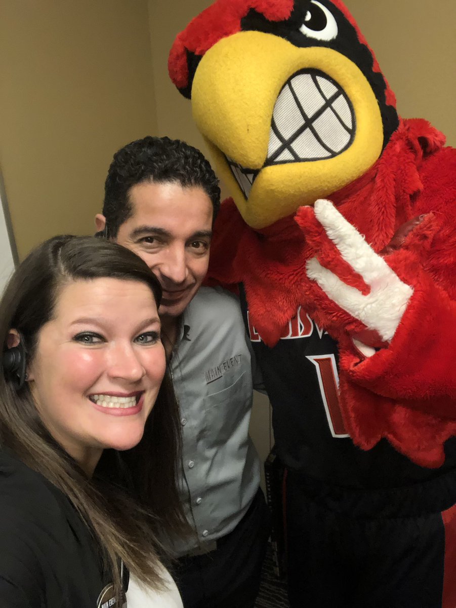 amberolivia2015's tweet photo. Last night was an amazing event! Over 450 guests, an amazing staff and my favorite bird made an appearance! #privateevent #4of6 #maineventlouisville https://t.co/IDV5sagkCu