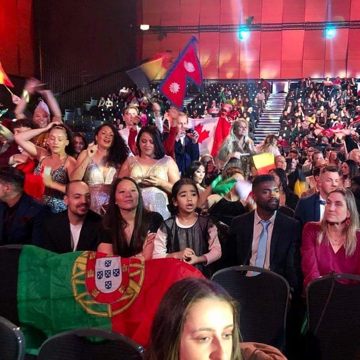 MissWorldVote's tweet photo. The first #MissWorld2019 contestants join the stage and the audience is going crazy...we’ve never seen so many country flags #london
Thank You for VOTE Miss World 2019👇: https://t.co/vce1JrRZAv
#MissWorldVote #MissWorldVoting https://t.co/kKPwoLNtvv