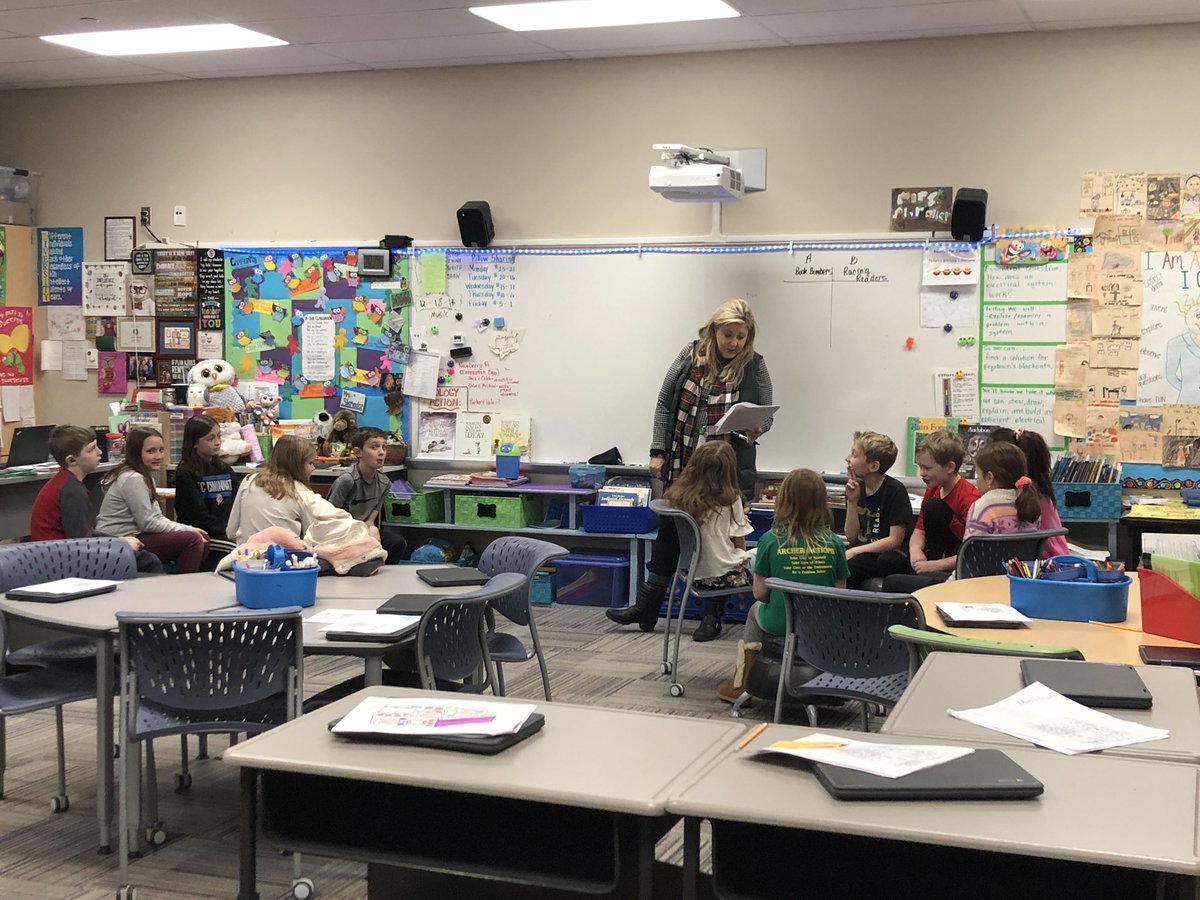LDSspotlight's tweet photo. Sherwood Archers hash it out in Battle of the Books! Incredible to see 4th graders so excited about their reading! @SherwoodArcher1 @HoelmerSherwood @EmilyDickFHSD @LindaMShrader https://t.co/r5WRHbSB7X