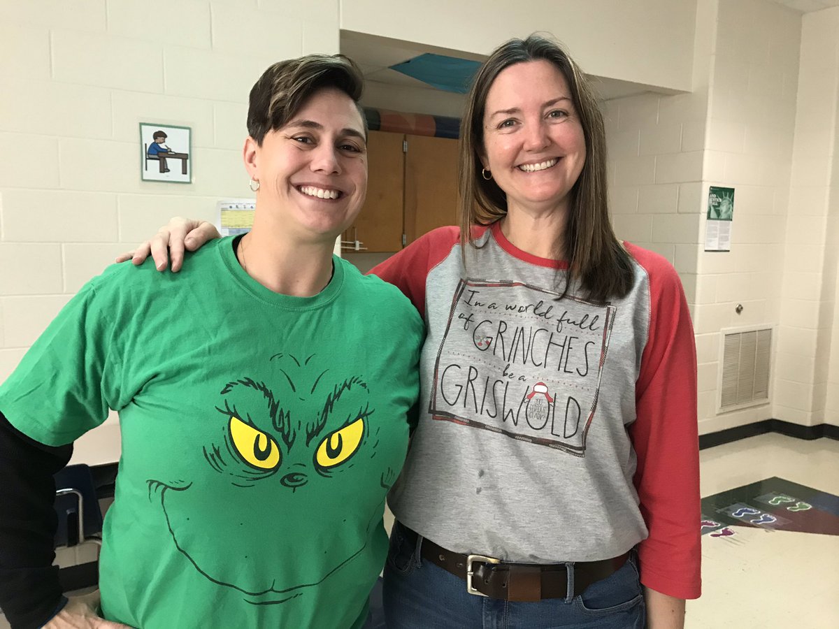 TchrAiello's tweet photo. Practicing our holiday spirit. #sharonstrong   #happyholidays2019 https://t.co/casI5QkWne