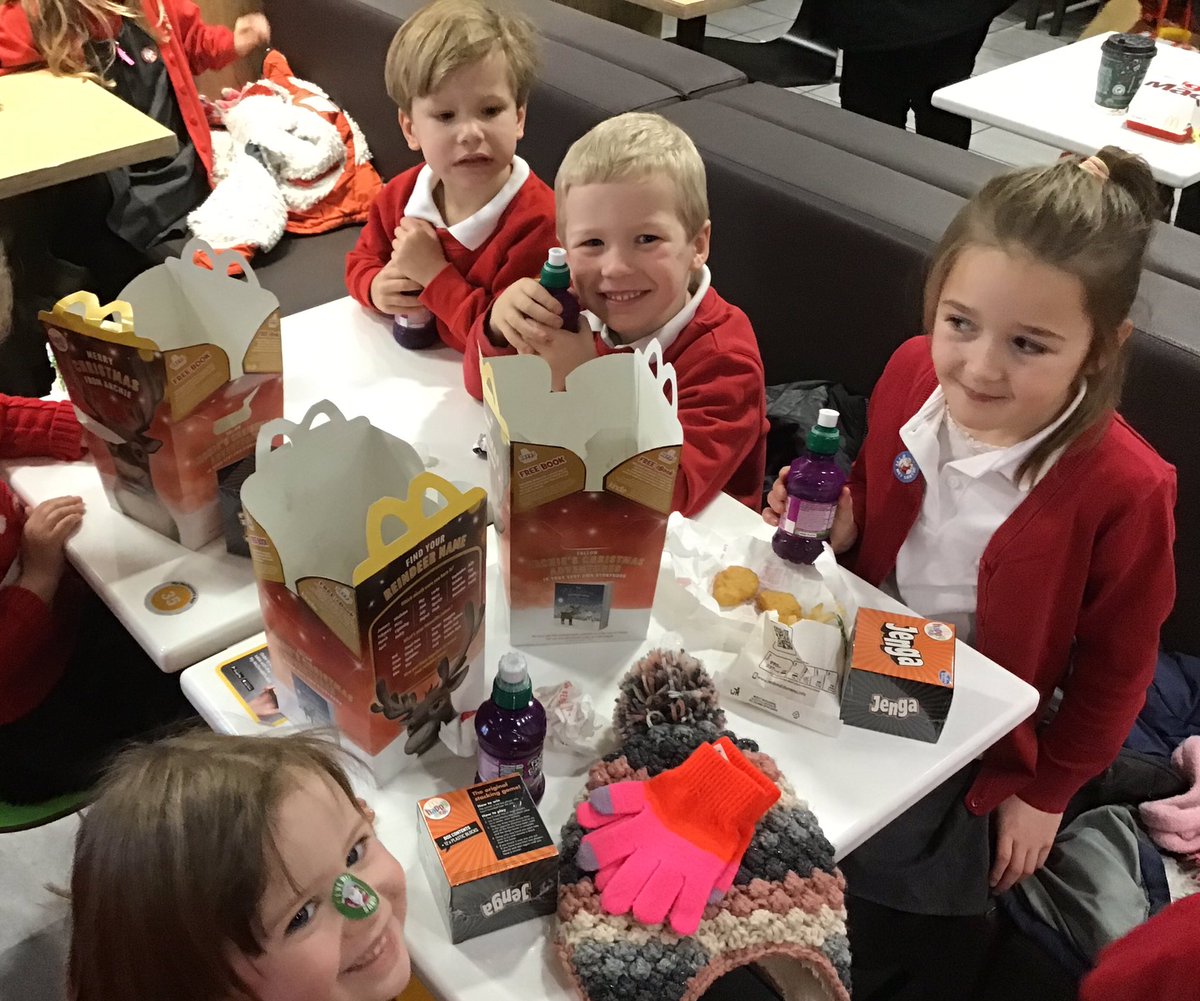 Diamond &amp; Emerald Class have loved their Christmas trip to Chesterfield today. Thank you <a href="/Chfieldstudios/">Chesterfield Studios</a> for a great time at ‘Rudolph to the Rescue’ and to <a href="/McDonaldsUK/">McDonald's UK</a> for our happy meals.