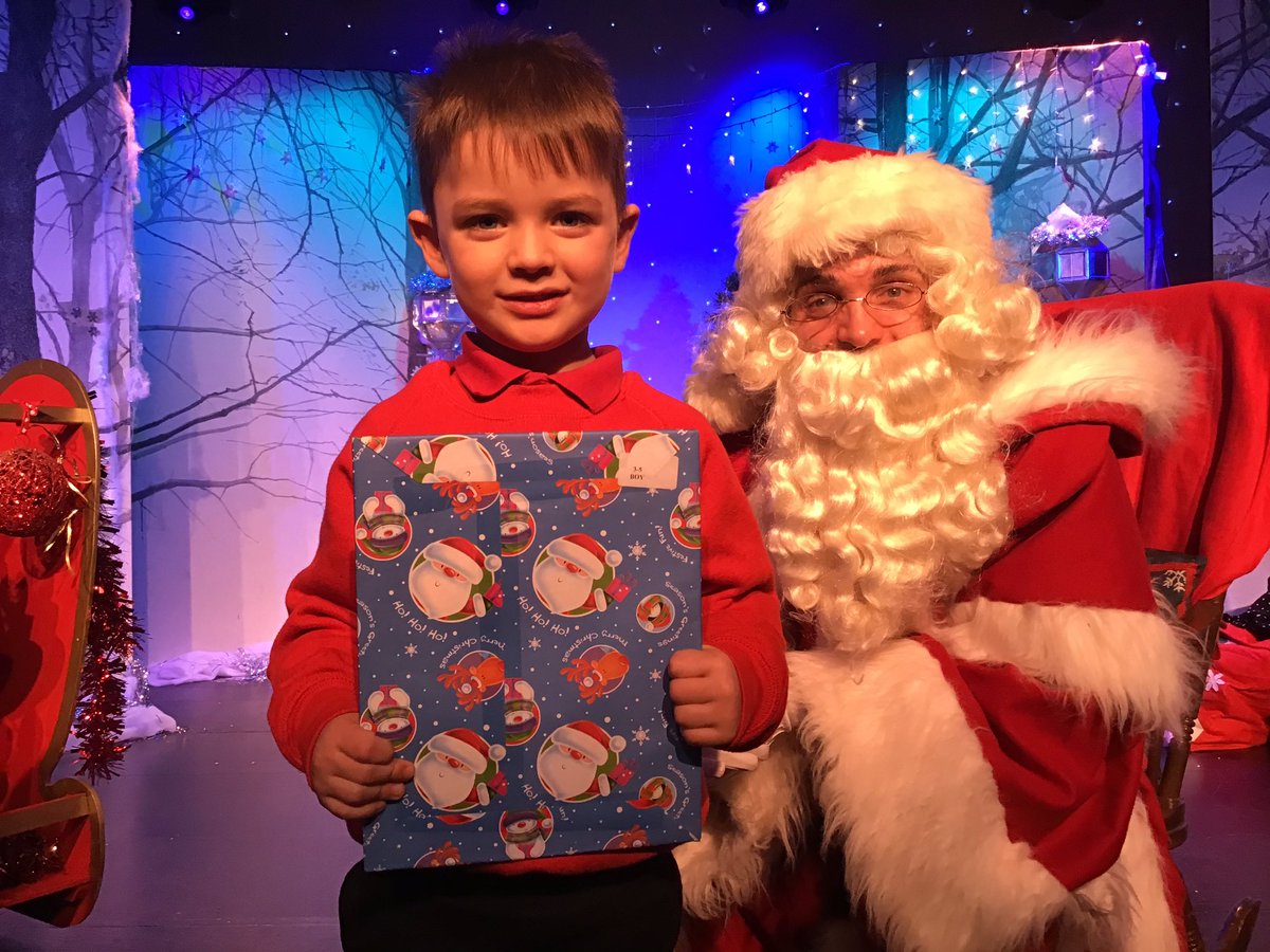 PrimaryNewton's tweet photo. Diamond &amp; Emerald Class have loved their Christmas trip to Chesterfield today. Thank you @Chfieldstudios for a great time at ‘Rudolph to the Rescue’ and to @McDonaldsUK for our happy meals. https://t.co/DPD0ZUkv2l