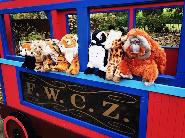 Still need last minute Christmas gifts? Zoo memberships or Adopting an Animal make a wonderful gift for the Zoo fan in your life! Order online, or pick one up in our Guest Services building. We're open 8 am-5 pm Monday-Friday, and open 8 am-2 pm Christmas Eve.