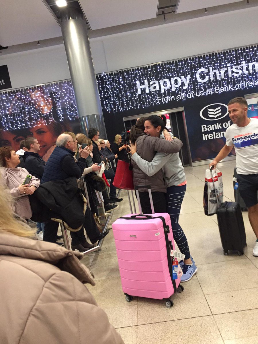 The weather outside might be frightful but the hugs in Terminal 2 today have been delightful 🌲🌲