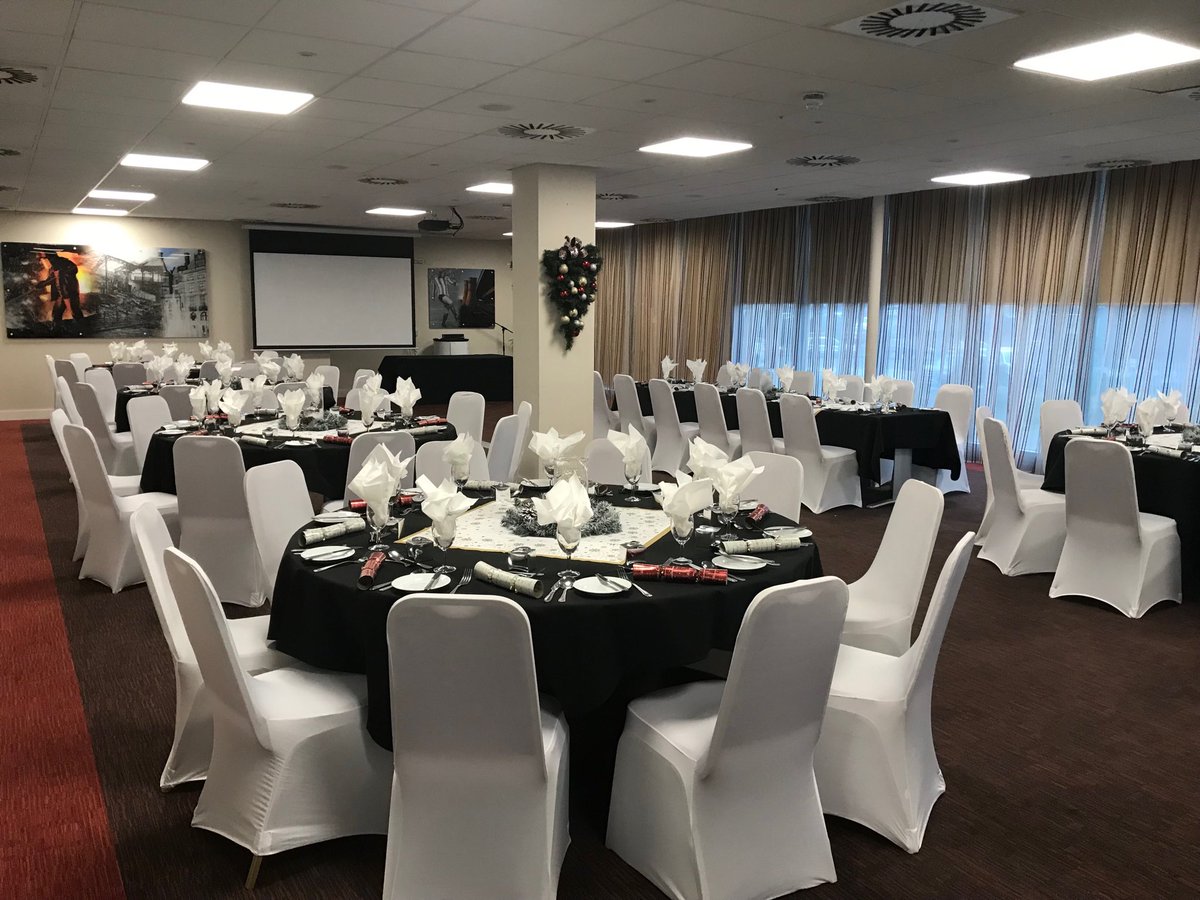 tankhan1's tweet photo. Looking forward to #key Professional dinner ⁦@Begbies⁩ ⁦@UrbanaAdam⁩ ⁦@REDBRIKproperty⁩ ⁦@Monaghans1975⁩ ⁦@HRM_PR_Creative⁩ ⁦@PeterEgan6⁩ #sheffieldphysio ⁦@mchnz⁩ https://t.co/m1pQsLawi8