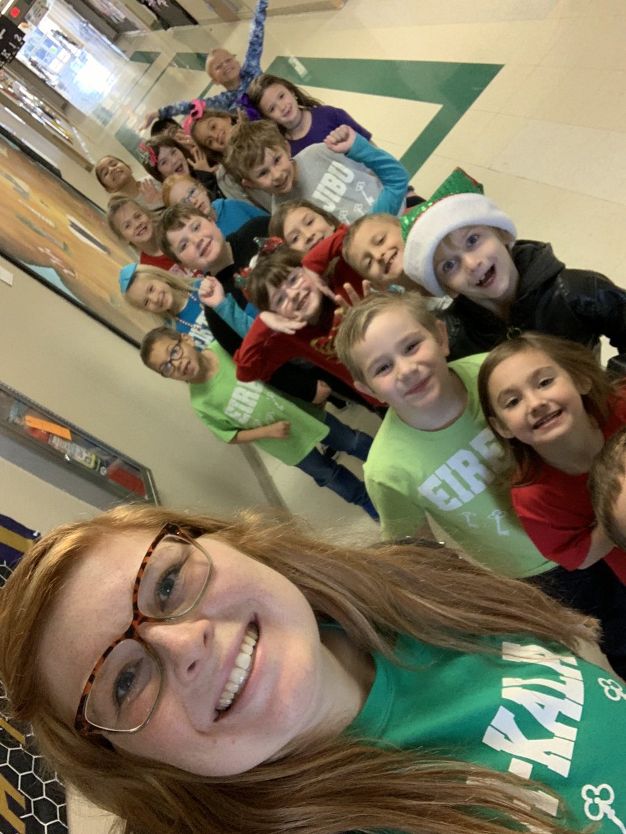 mrsgarland110's tweet photo. GUESS WHO CAME TO SURPRISE US TODAY?! He even left us a special treat! @mambrinosteam #GingerbreadHunt #firstgrade https://t.co/ulof4sb9o2