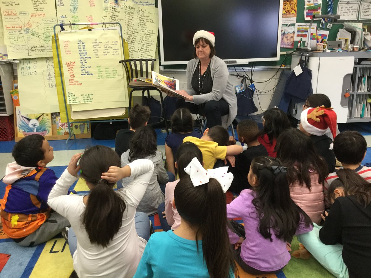 2FPershing's tweet photo. We were so lucky to have a special guest, @epipersimpson read to us today! What a great book to help us practice positive self-talk! #IthinkIcan #teampershing #bsdinspires @Ms_Bazz https://t.co/3KLSUyUYHI