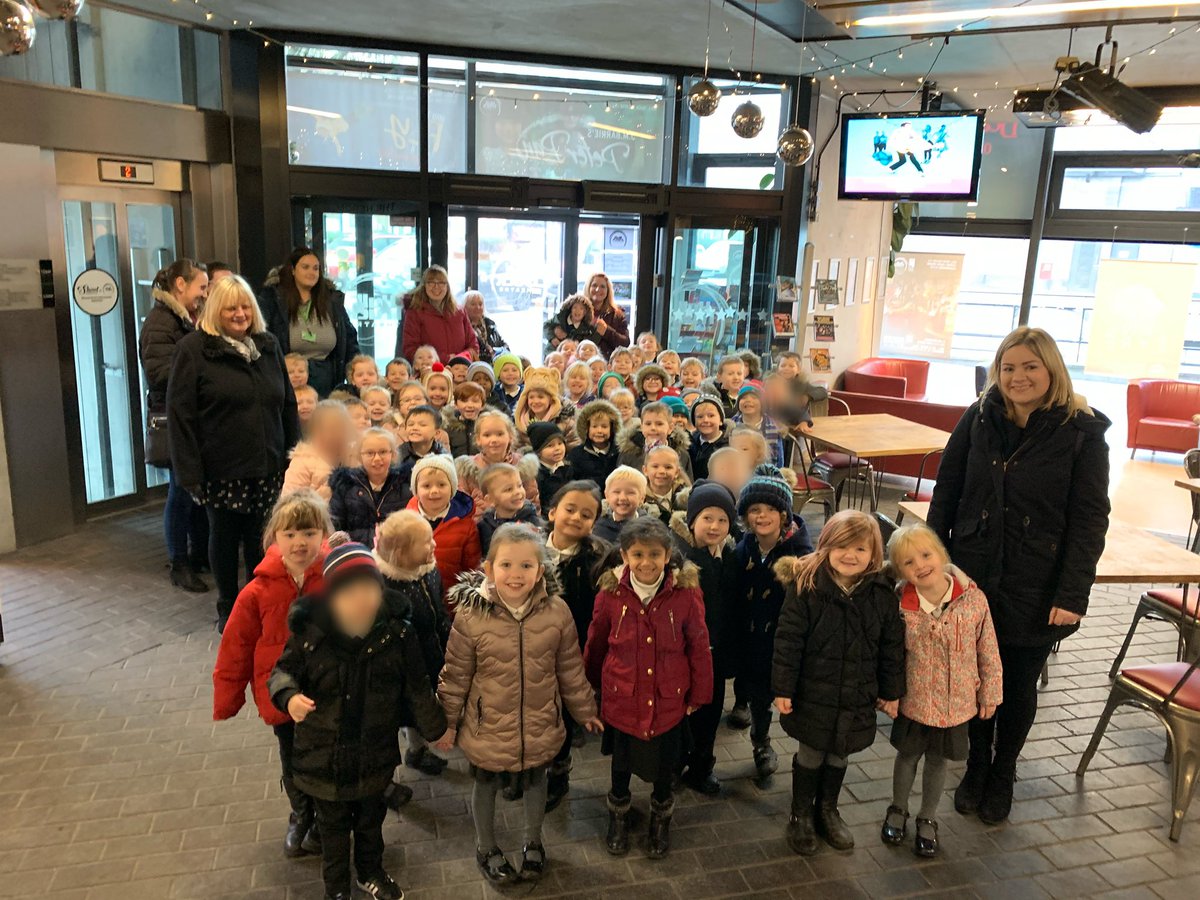 scps_foundation's tweet photo. FS2 had a fantastic time at @HullTruck this morning watching ‘How to Fly Like a Reindeer’. They all did @SpringCottagePS  proud on their first ever school trip. 🦌 #SpringCottageEYFS https://t.co/K2h3AFnFj7