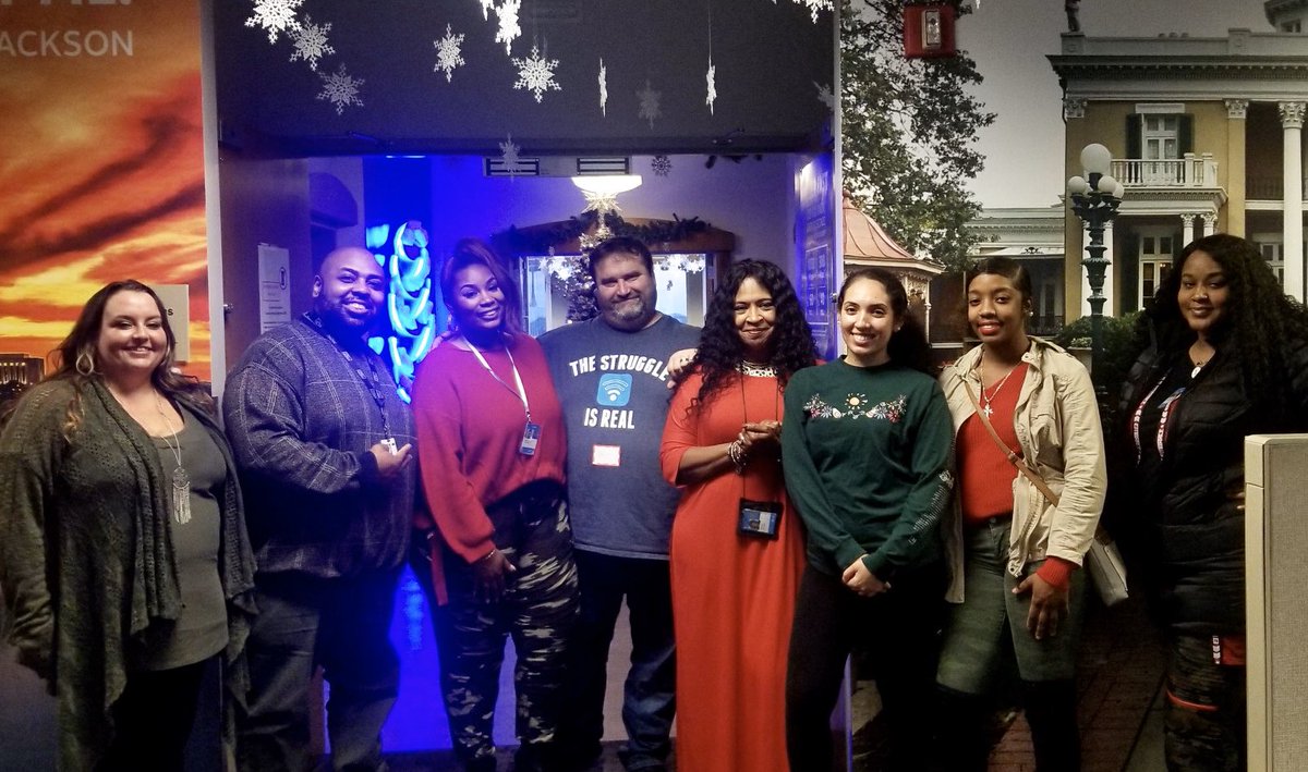 ATTDirectSalesNashville1 (@salesatt) on Twitter photo Spirit day was a success! Green and Red all Day! <a href="/SalesAtt/">ATTDirectSalesNashville1</a> <a href="/KSSchub/">Kathy Schubert</a> @DSPROUD <a href="/Jsnside22/">SnideRemarks</a> <a href="/KFraiz2/">Kristen Frasier</a> Spirit day was a success! Green and Red all Day! <a href="/SalesAtt/">ATTDirectSalesNashville1</a> <a href="/KSSchub/">Kathy Schubert</a> @DSPROUD <a href="/Jsnside22/">SnideRemarks</a> <a href="/KFraiz2/">Kristen Frasier</a>
