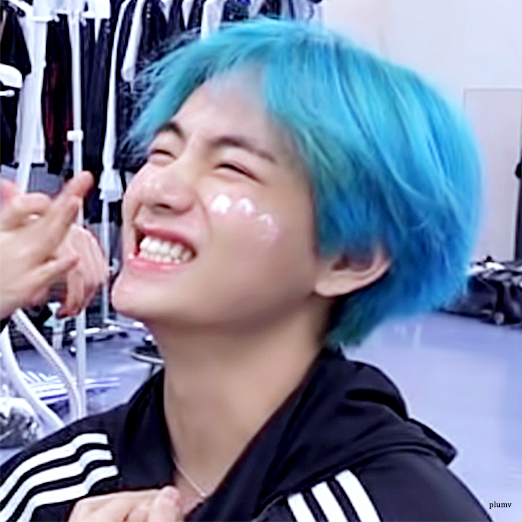 plumV1230's tweet photo. 사랑하는 태형이 행복하세요💓💓 @BTS_twt https://t.co/gooHykjADL