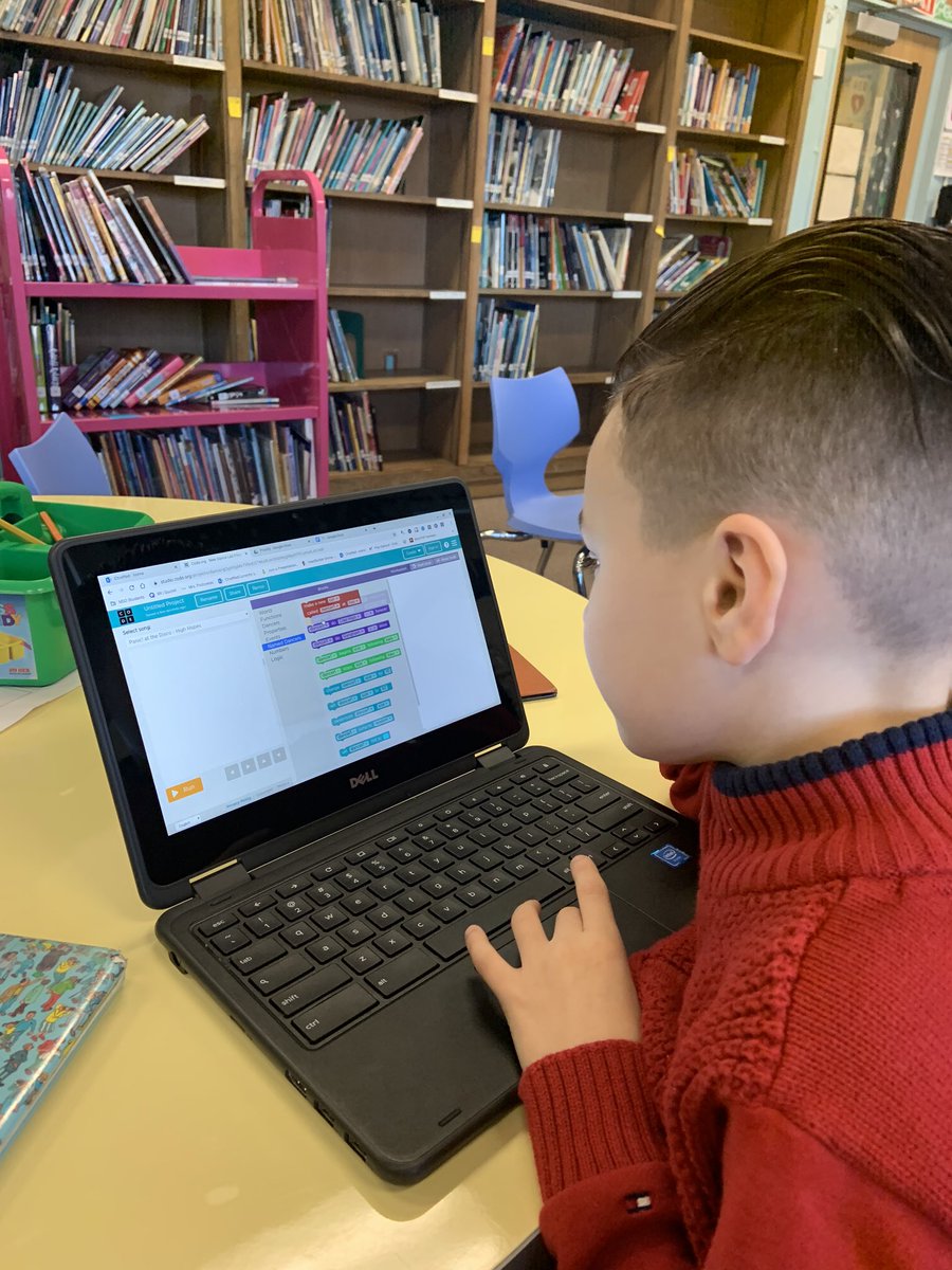 KFernandez_STEM's tweet image. Coding in the library with grade 3!  #HourofCode2019 @MrsGerhardFFE @FFEmsdPTA