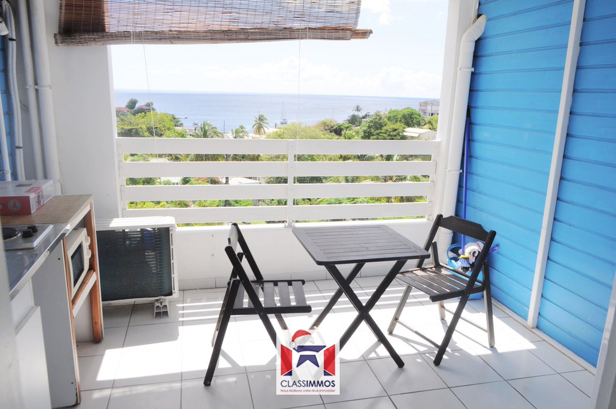 ClassImmos_M's tweet photo. #Location 🏬🏖 Studio meublé - Fort-de-France (97200) 🏬🏖
Le studio est situé à 3 minutes du Lycée Bellevue et du lycée technologique, du centre commercial, des transports en communs et des axes routiers.
Loyer : 650 euros
Le studio 👉 https://t.co/v1EDmCzzFt
#classimmos #immo https://t.co/sGByHwbC8Y
