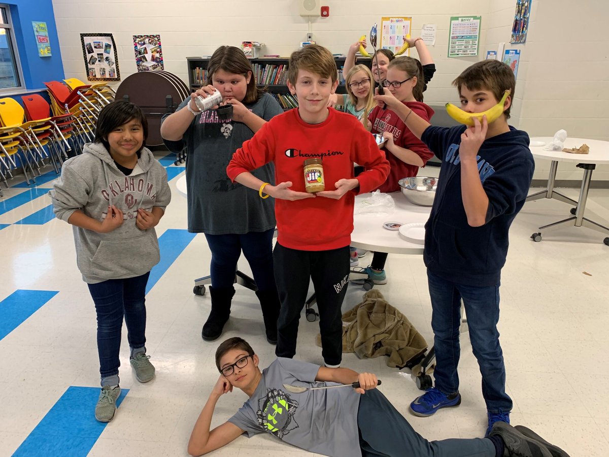 bgcbville's tweet photo. Our Torch Club members made “Pupcakes” for our furry friends at the SPCA. Spread joy through acts of giving and kindness! @BGCA_Clubs @Lexus #BGCHolidayGiving https://t.co/tkcS34vC2h