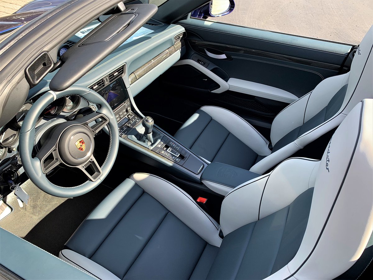 PorscheJax's tweet image. Take a look at these great photos our Team Member, Joey Boyles, snapped of this recently sold 2019 #Porsche #911Speedster in #IrisBlue Metallic. For more info &amp;amp; to find your next Porsche, call (866) 764-8061 or visit porschejacksonville.com. #PorscheJacksonville #Jacksonville