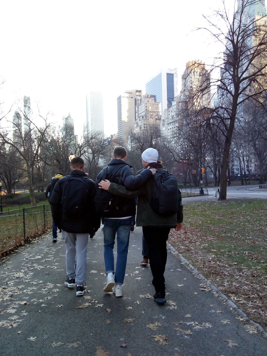 PPCNewYork's tweet photo. A fresh, blue sky morning in NYC. A great day for a walk through Central Park and onto ice skating. What a way to start our final day https://t.co/kpGIxK9g5N