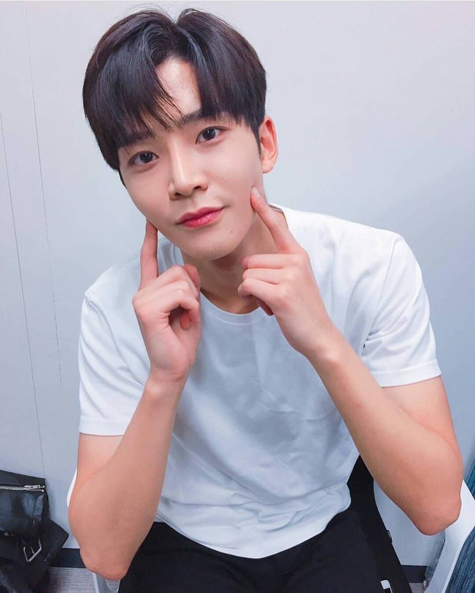 Momoychii's tweet photo. syusah bgt nyari photocard ni anak..help donk pantaji 😭😭
#sf9 #rowoon #에스에프나인 #로운
#wtbsf9 #wtbsf9photocard https://t.co/3Z1YjsV5pm