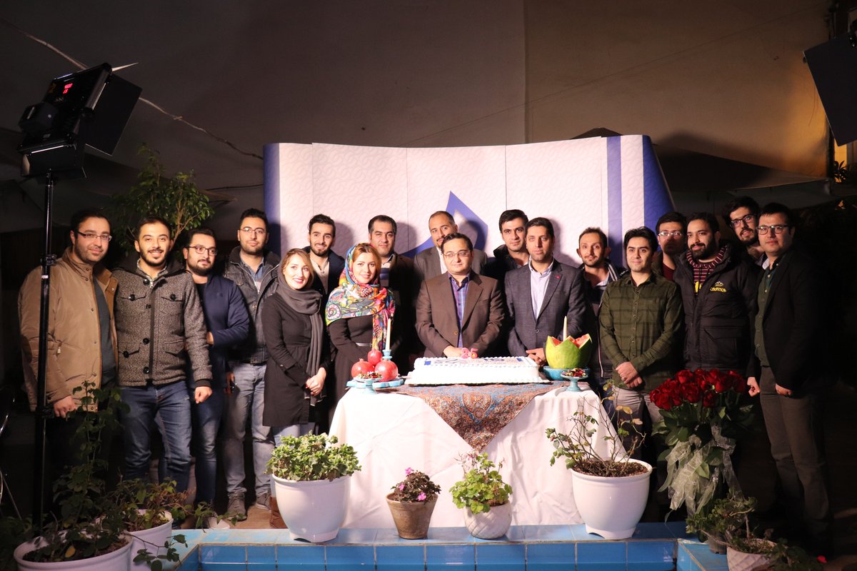 baridsoftir's tweet photo. با افتخار به ۲۵ سال سابقه فعالیت موفق در صنعت ICT کشور، امشب میزبان #خانواده_برید هستیم و به استقبال یلدا می رویم. https://t.co/fMTi7leS9P
