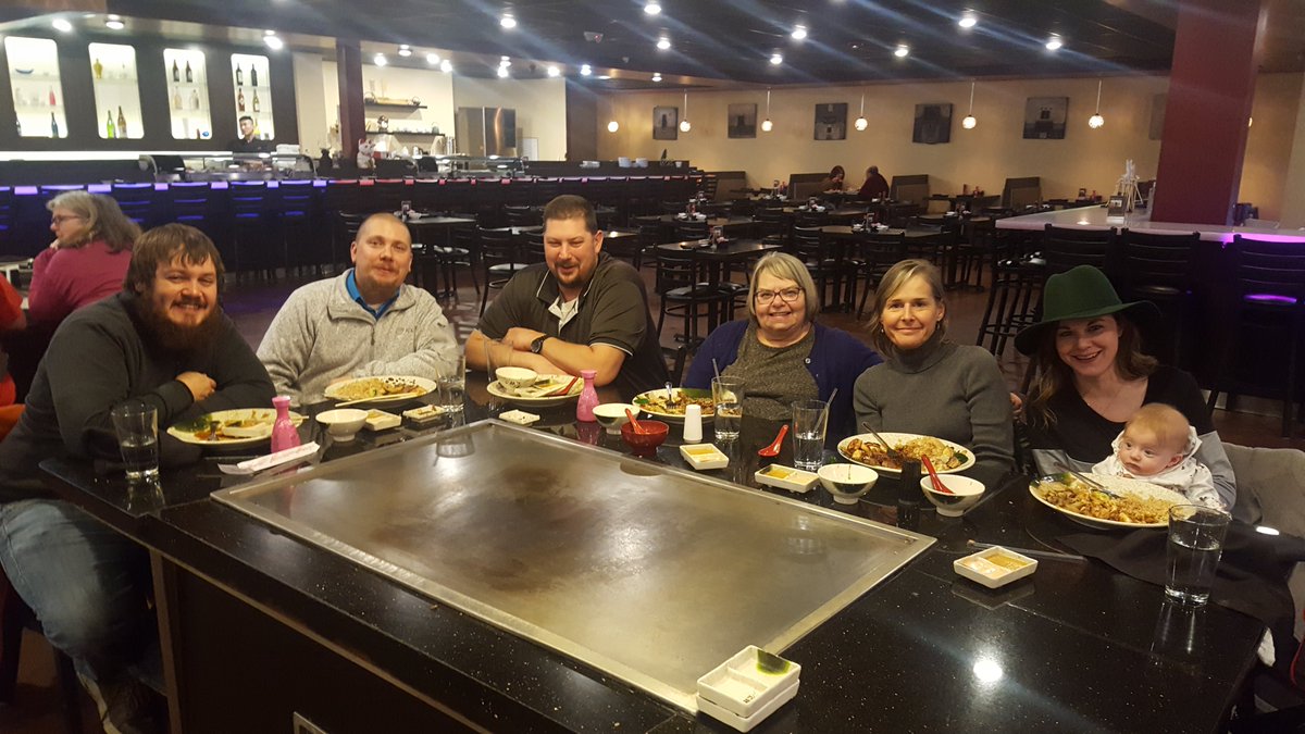 Missoula ART Leads celebrating a Christmas lunch at Kobe Steakhouse. #StateoftheArt
#lifeatatt
#techcaretweets
#proud2bYoung