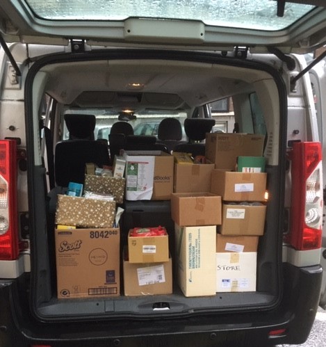 QUBLibrary's tweet photo. Thank you to everyone who contributed to #QUBBiomedicalLibrary & MBC Porter's Foodbank Appeal. Santa's sleigh was full and total of 181.35kgs was weighed at @SouthbelfastFB. Thank you for supporting local people in crisis. https://t.co/Oce3BfAUxl