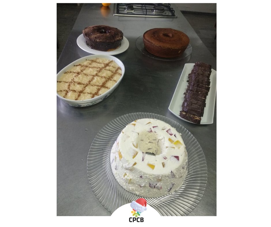 CPC_Beja's tweet photo. Docinhos feitos no atelier de cozinha da Escola de Ensino Especial para a festa de Natal de amanhã!

🎄🎅🎁

[Atividade da Escola de Ensino Especial]

#UnidosSomosEsperança
#CPCBeja https://t.co/Nf299dl6Gt