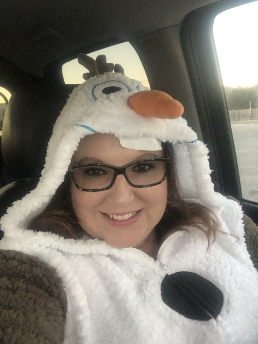 MrsTamiNeal's tweet image. Jordan Joy Day 8- Wish for snow... can’t get more snowy than a couple of snowmen #JordanMSLegends #RomerosRegulators