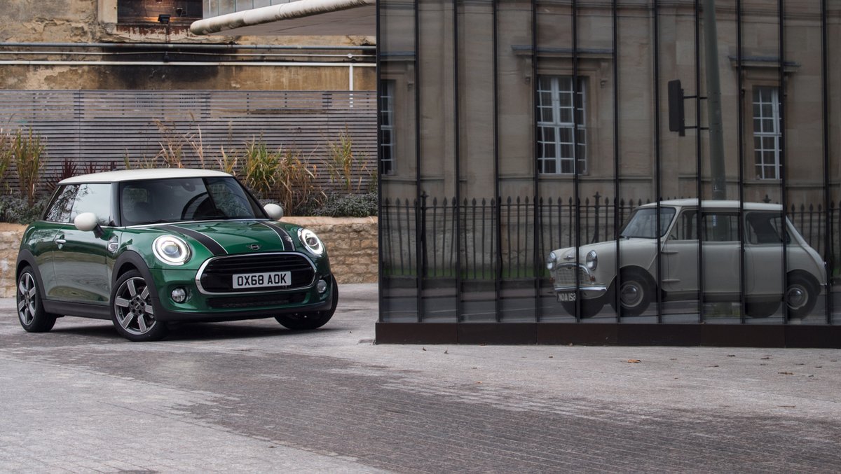 ArnoldClark's tweet photo. Sibling rivalry. #ThrowbackThursday #MINI #MINI60 https://t.co/7lFMCdUPKz